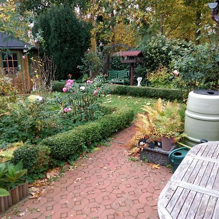 Ruhige, Gemuetliche 1-Zimmer Gartenwohnung Fuer 2 Erwachsene Любек Екстериор снимка