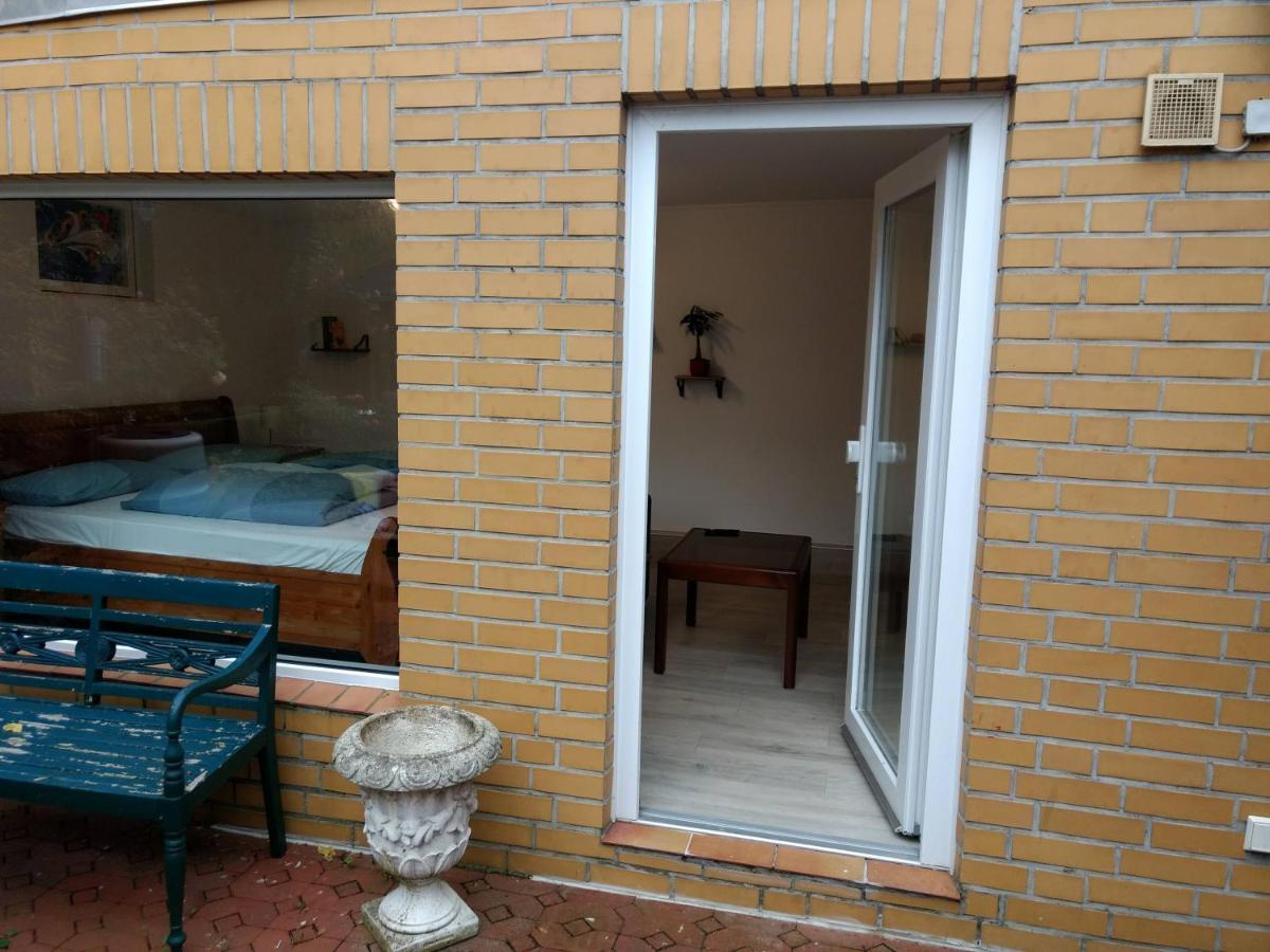 Ruhige, Gemuetliche 1-Zimmer Gartenwohnung Fuer 2 Erwachsene Любек Екстериор снимка