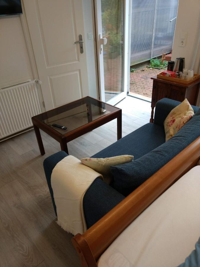 Ruhige, Gemuetliche 1-Zimmer Gartenwohnung Fuer 2 Erwachsene Любек Екстериор снимка